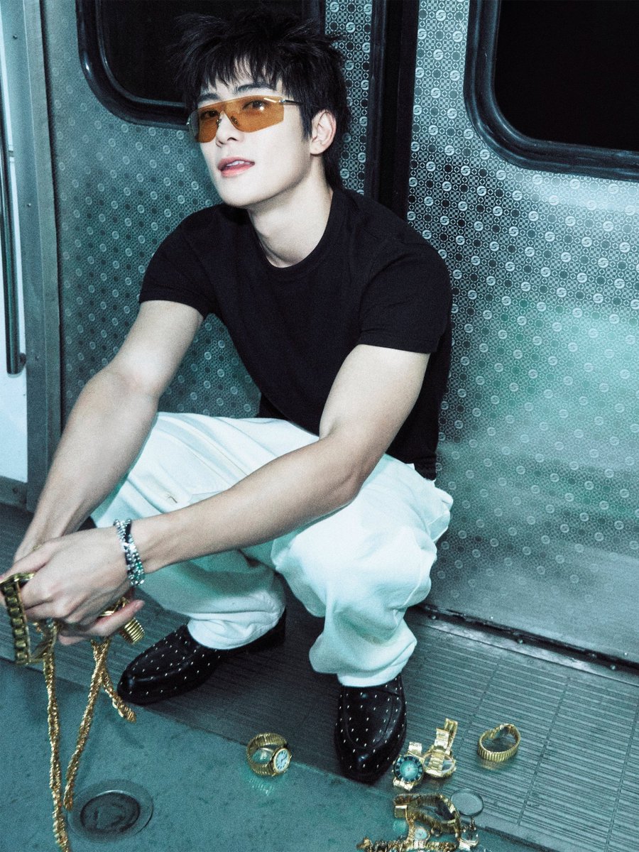 capbtains's tweet photo. ‘Blingy’ MV Teaser https://t.co/Cfah8Hftq3