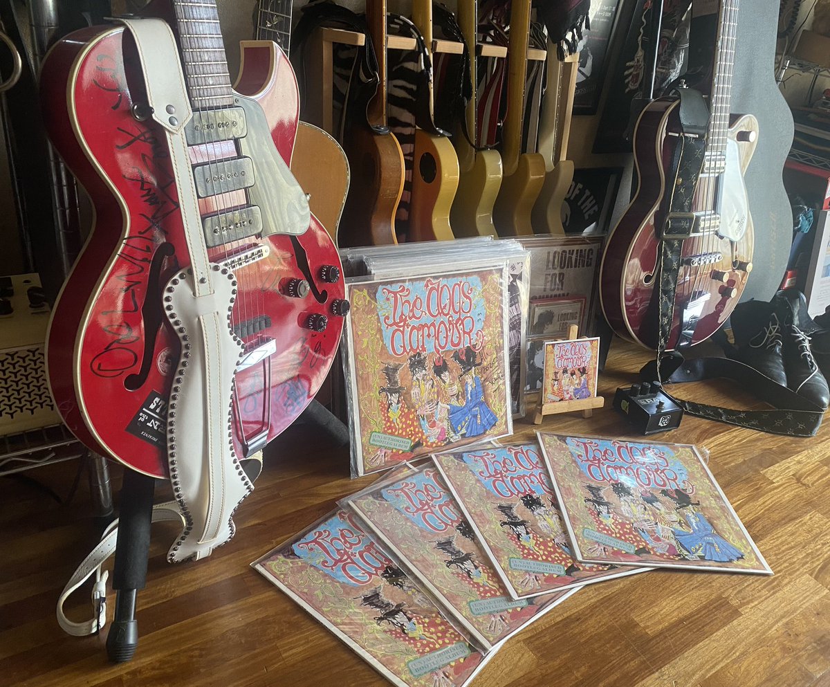 KikuDancers's tweet photo. 部屋の模様替え
#ドッグスダムール
#dogsd'amour
#dogsdamour
#gretsch
#es135
#lespaul https://t.co/atrAq1jZX7