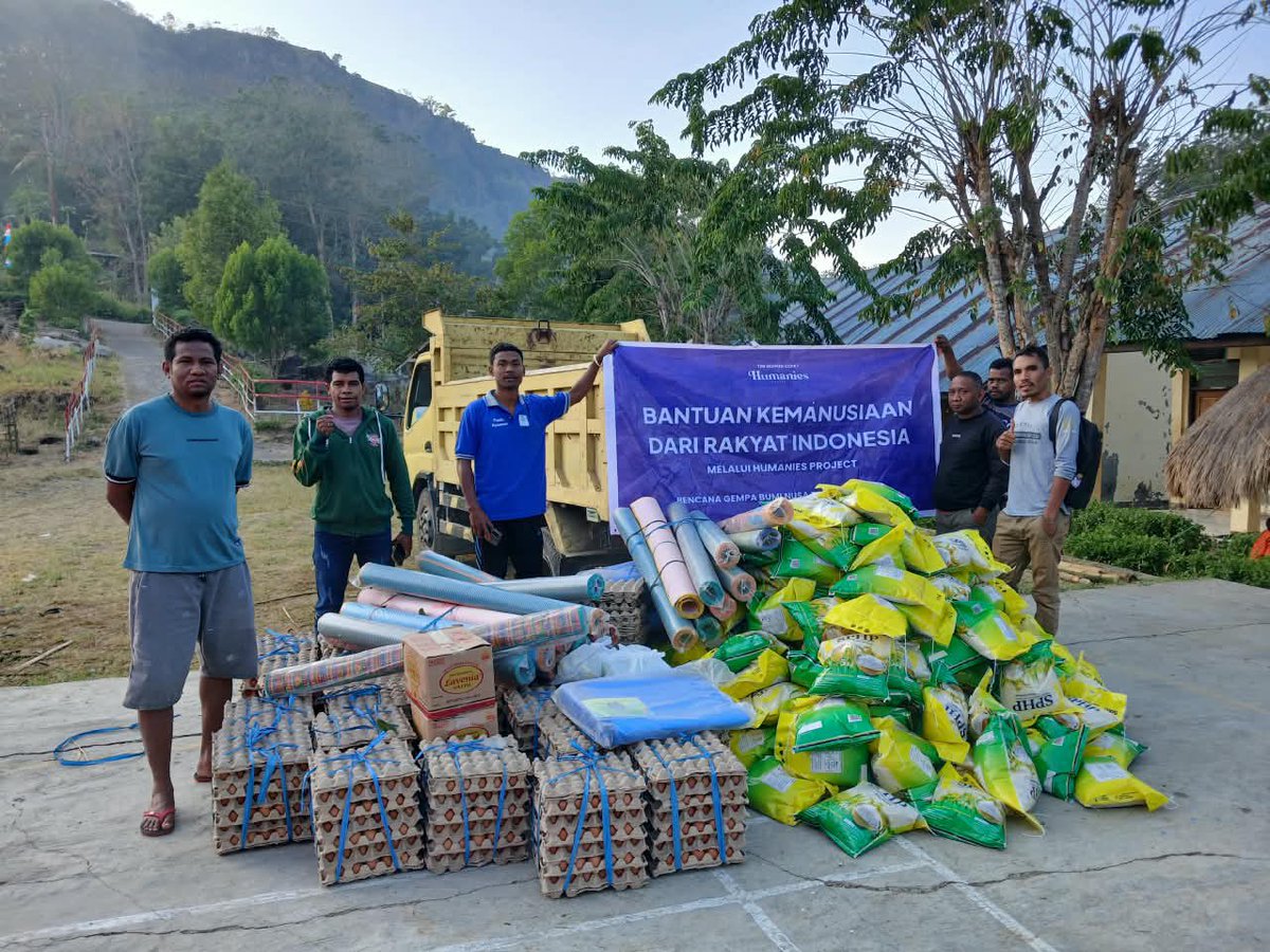 humaniesproject's tweet photo. ❗️Update Bantuan Gempa NTT❗️

Hari ini kami sedang siap-siap untuk meneruskan sembako dari Masyarakat Indonesia melalui Humanies Project. Mohon doanya 🙏🏼 

📍Kec. Aesesa Selatan, Kab. Nagekeo

Mari bantu warga NTT melalui link donasi :
https://t.co/8enyoTsxQo https://t.co/qp8cao2H3R
