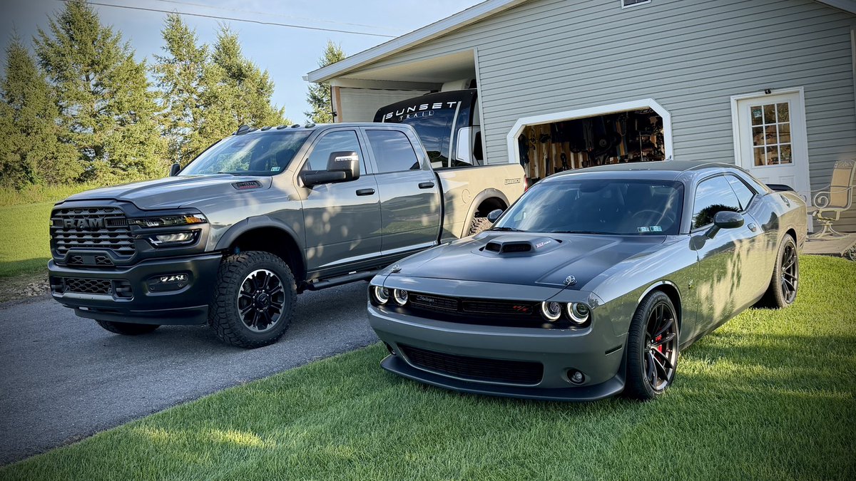 jzimmer6's tweet photo. Woof- #mopar #392 #scatpack #hemi #ram https://t.co/e03s9Z4Vyy