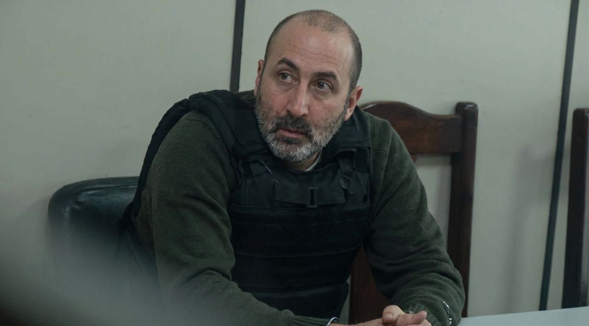 reddtvoficial's tweet photo. Cerimedo irá a Palmasola: juez ordena 180 días de detención preventiva

La Justicia dispuso 180 días de detención preventiva en el penal de máxima seguridad de #Palmasola para #FernandoCerimedo, dentro de la investigación que se sigue en su contra.

La determinación fue asumida este viernes durante su audiencia cautelar, luego de que el #MinisterioPúblico solicitara su reclusión preventiva mientras avanzan las investigaciones.

Cerimedo permanecerá durante seis meses en Palmasola, mientras la Fiscalía continúa con la recolección y análisis de los elementos que forman parte del proceso.

La situación judicial del argentino se complica en medio de una investigación que ha generado una fuerte repercusión política y mediática por sus presuntos vínculos con el entorno del poder.

La defensa podrá recurrir la determinación judicial conforme a los mecanismos establecidos por ley.