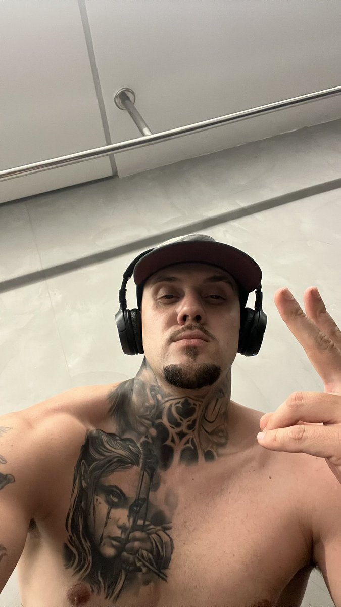 alphotographia's tweet photo. pump de hoje https://t.co/i87v8NGEYD