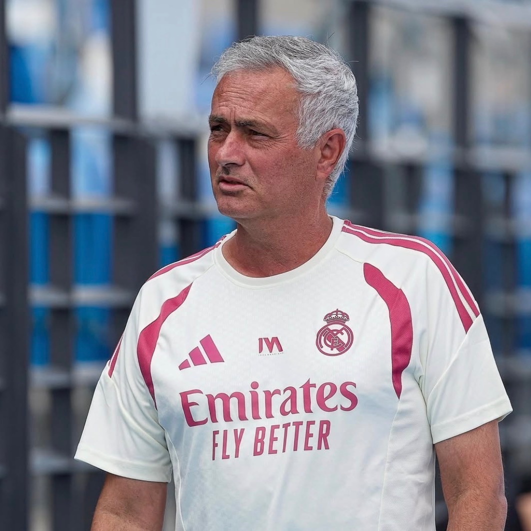 appiecule's tweet photo. One of the things that has annoyed me the most lately has been Mourinho’s comments.

Forget the fact that he basically admitted that Rodri chose Barcelona’s project over Madrid’s. He then went back to the same old “Negreira” narrative we’ve heard countless times before.

Mourinho has fallen into the exact same trap as Ancelotti, Xabi Alonso and Arbeloa before him.

And honestly, he should be one of the people who understands this better than anyone. During that period, Barcelona didn’t need any refereeing help to dominate everyone. The football on the pitch was more than enough.

But he chose to follow the same media narrative we all know where it leads.

The funny part? History keeps repeating itself.

And hopefully, Flick will give him the same harsh lesson on the pitch that he gave everyone who came before him. ❤️💙