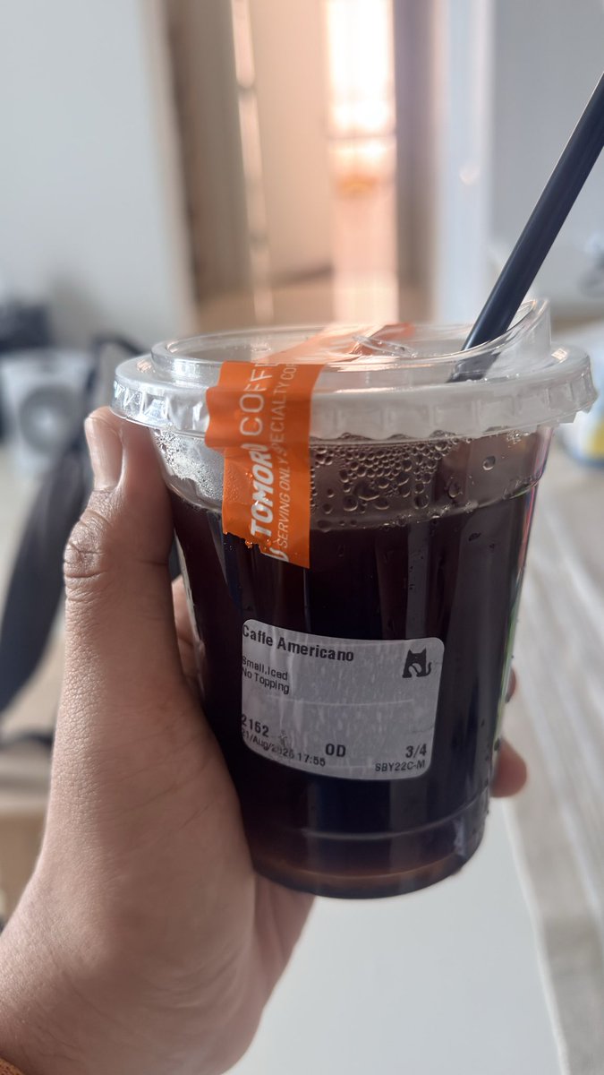 hellorhorie's tweet photo. Aku dan kopiku, selamat pagi moots

Share kalian pagi ini https://t.co/1z04bzDdUr