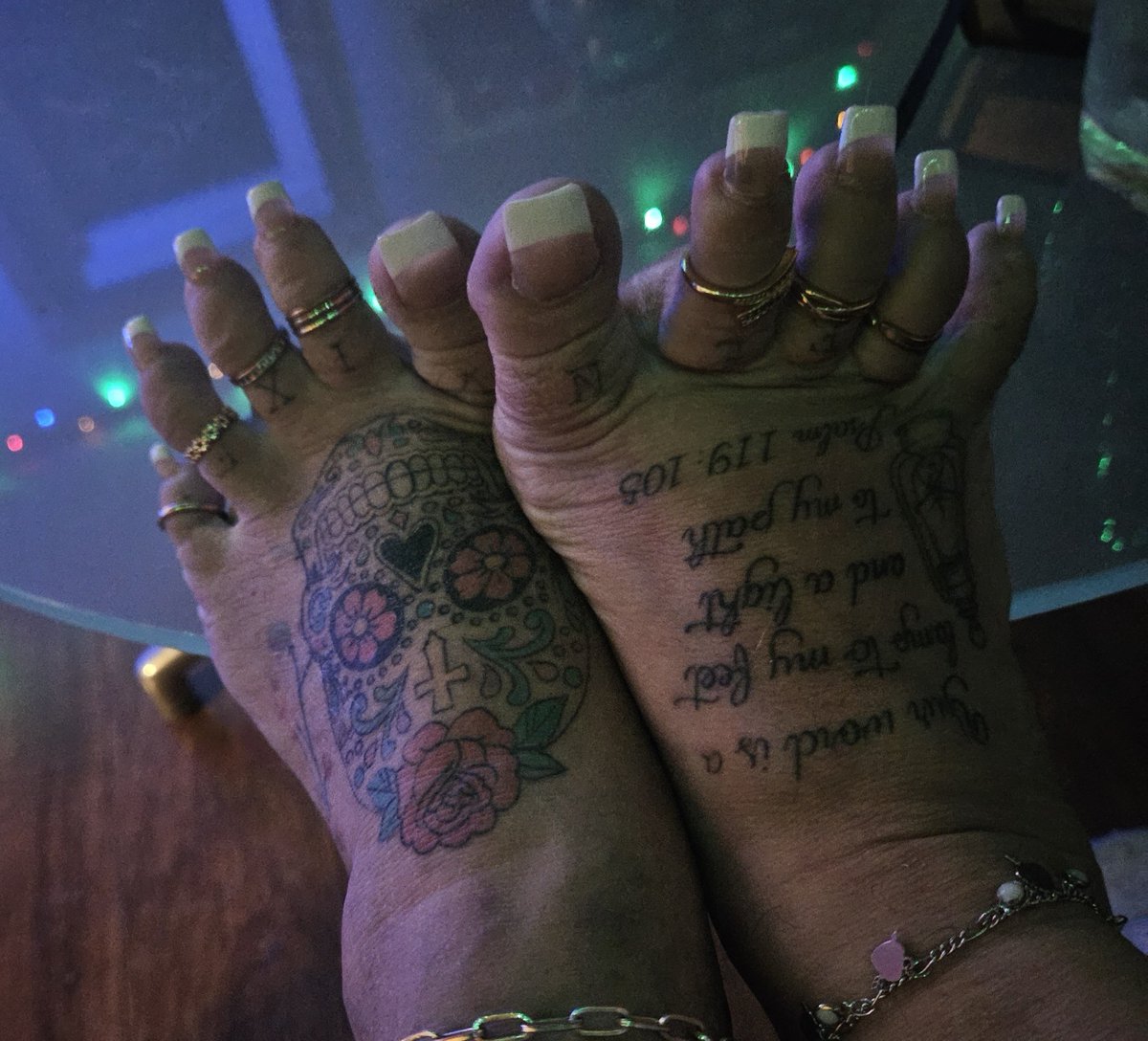 MistresSlowBurn's tweet photo. Pretty toes. You are a slave to them. Just admit it. What would you pay to feel them tickle you?  #feetfetısh #feetworshi̇p #paypig #findom https://t.co/eCcno94UdN