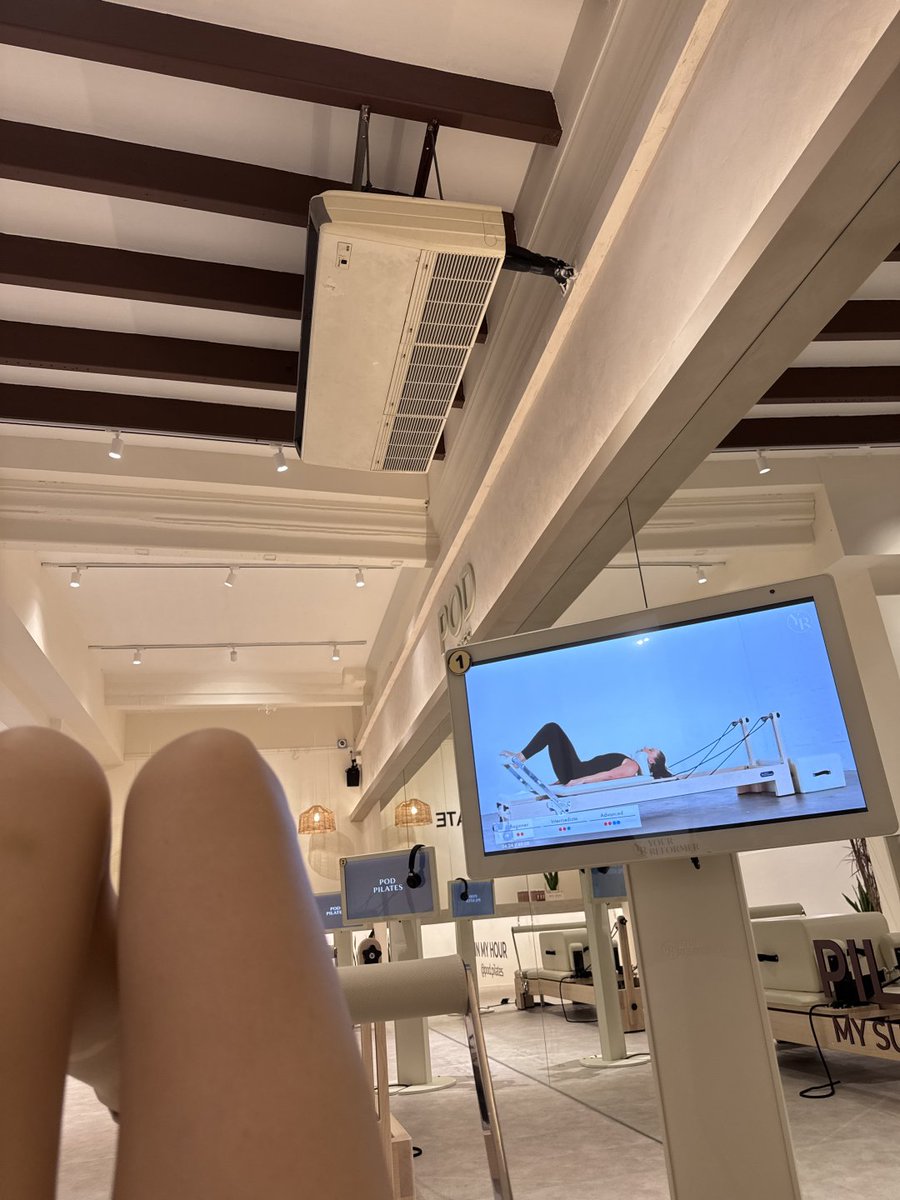 MMKKLlz's tweet photo. Pilates today！ https://t.co/OyzMGQIv2x