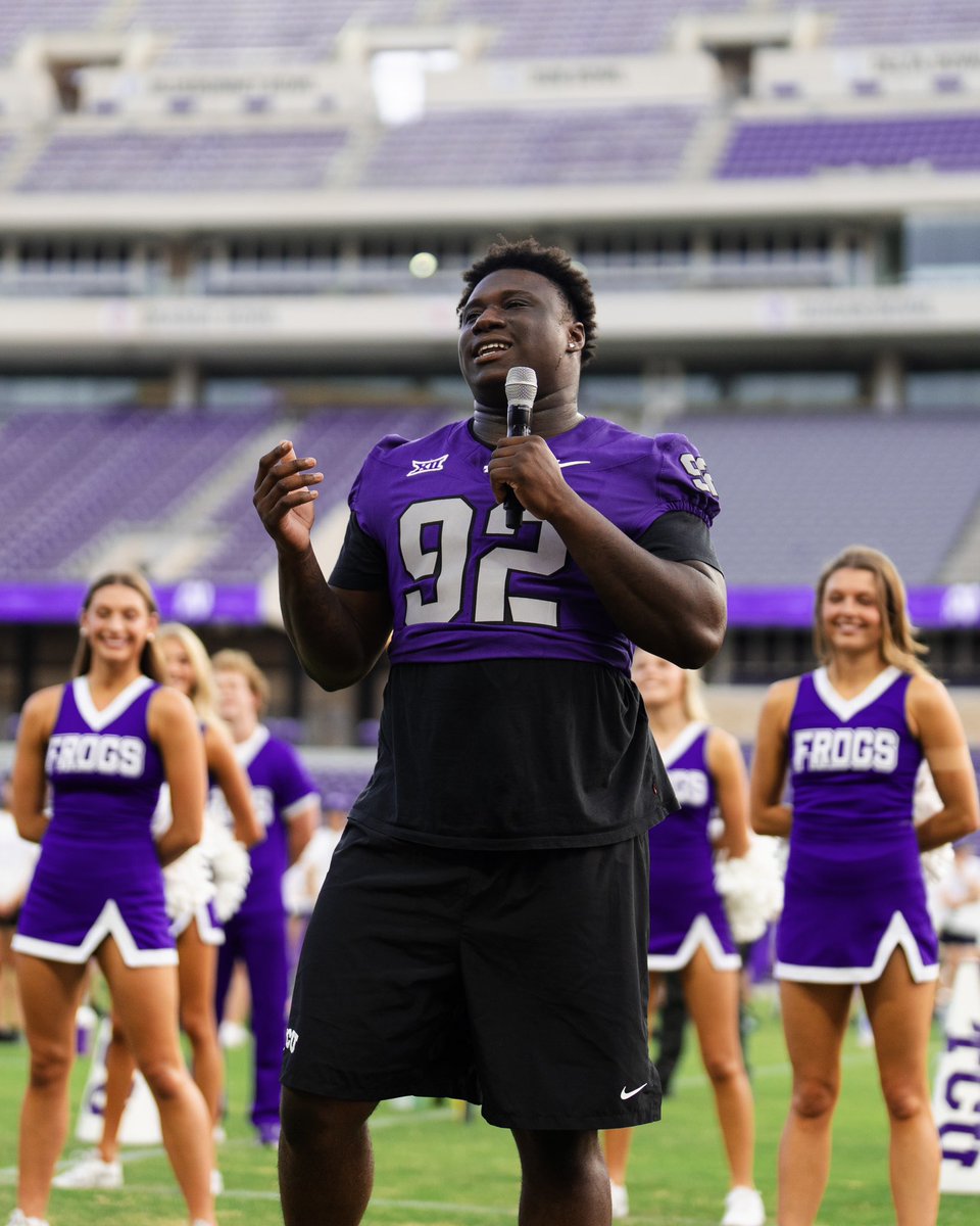 TCUFootball's tweet photo. Kicking off the year with the Frogs First Pep Rally! Welcome Class of 2030! 🐸 #GoFrogs https://t.co/AC90HNL1r0