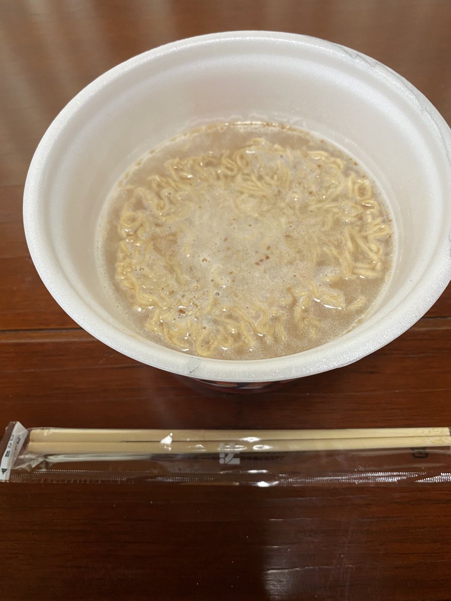 RPGkei618's tweet photo. 今噂のセブン限定販売？ブタメン超BIGとんこつ味買ってきたよ
あっさりして美味しかった
お腹もいっぱい！ https://t.co/P8MsAnFSXp