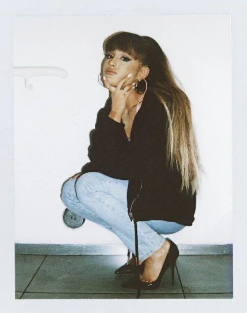 twolerateit's tweet photo. saudades dessa ariana https://t.co/GOAManomkd