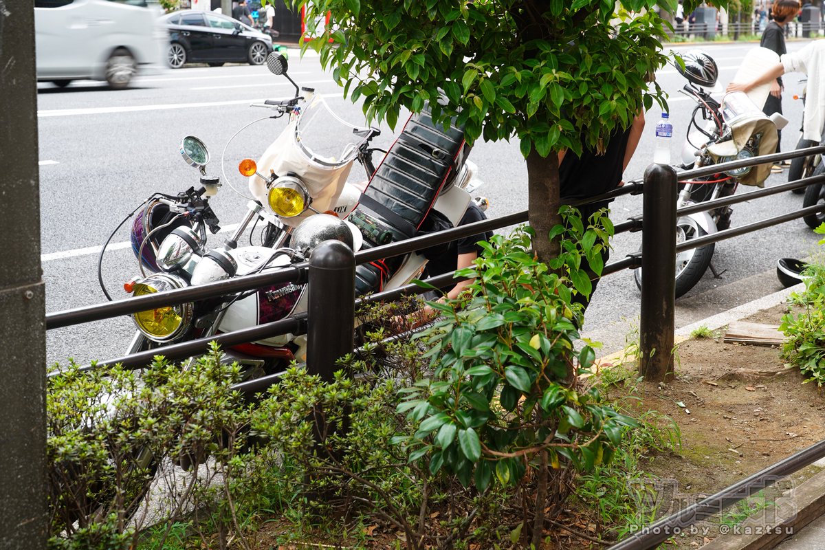 kaztsu's tweet photo. 秋葉原、はやい時間から騒音バイクの人たちが集まり闊歩する場所になってしまった中央通り https://t.co/7iUR4yyfVg
