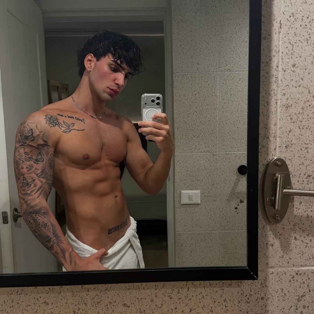 luca_tarantin's tweet photo. February🖤
-
-
-
-
-
-
- https://t.co/HvyXvOd2eR