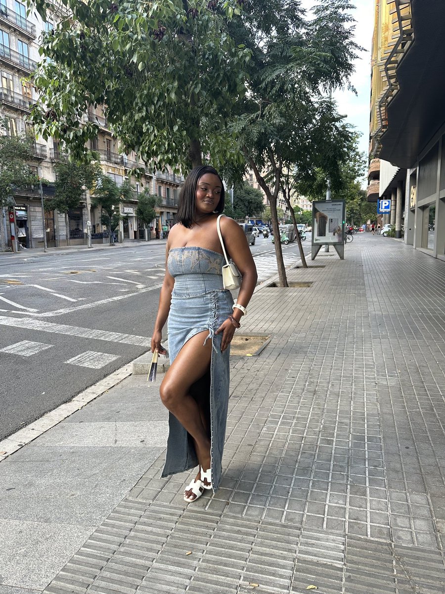 _BiggestLaw's tweet photo. A Little Denim,A Little Sunshine ☀️ ,And  A Whole Lot Of Me🦋 https://t.co/2QMMjKZ0CF