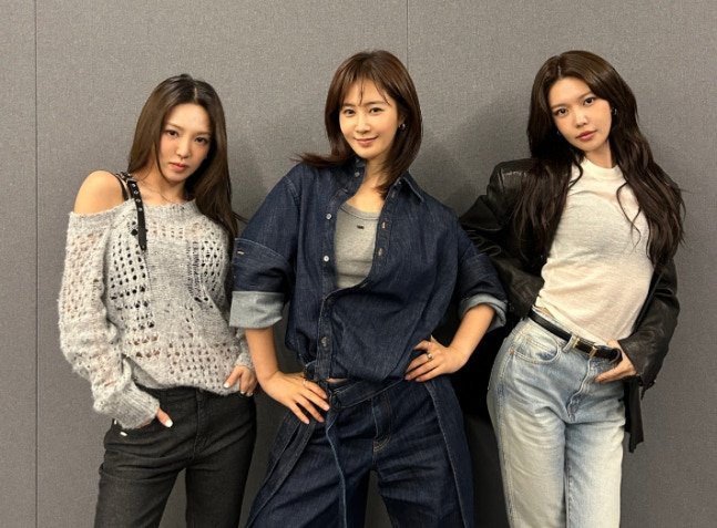 tang__kira's tweet photo. SM entertainment mengumumkam kalau Hyorisu (Hyoyeon, Yuri, dan Sooyoung) akan debut pada 31 Agustus 2026 dengan lagu mereka Skibidi dan Lowkey in Love

https://t.co/nwvHNoYFTB https://t.co/Gcs0G6WW3O