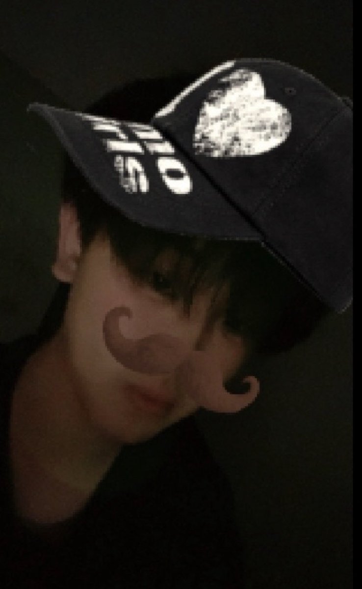 _zz_h_dd_'s tweet photo. cn：鷫 
在这里发个简介通知一下呀😋👅
依旧爱每一个关注我的宝贝！😘
偶尔发涩涩内容呀！❤️😘 https://t.co/2cjtahZgpT
