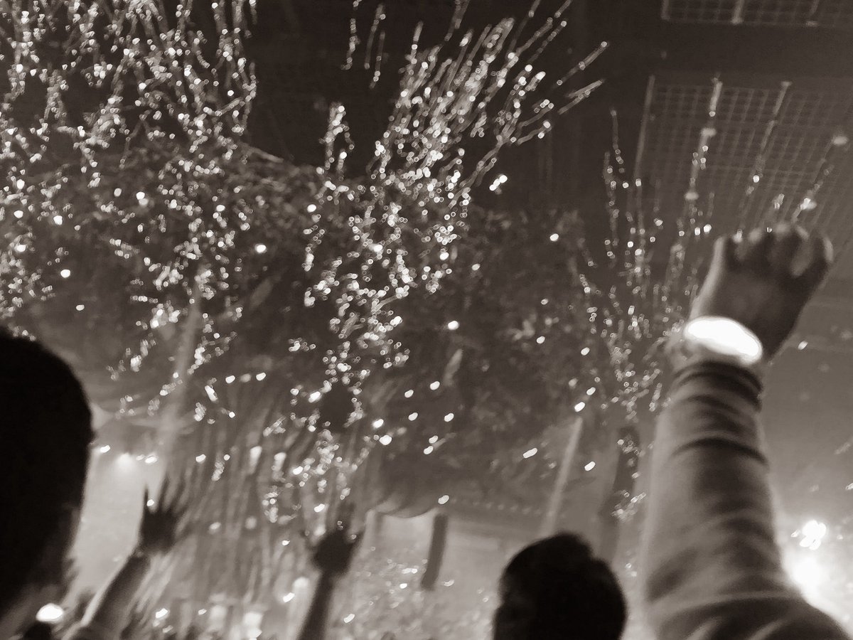 skow_inc's tweet photo. SEKAI NO OWARI のライブって
遠ければ遠いほど 特等席になるんです

＿＿＿＿＿＿ 𝘢𝘯𝘥 𝘠𝘖𝘜.

いつも素敵な景色を 見せてくれてありがとう

⌇#sekainoowari
@fromsekaowa @saori_skow
@Nakajin_sekaino @DJLOVE_SNO https://t.co/DmwmuXbCJf