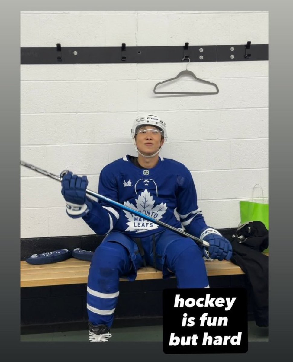 Mialuvbts7's tweet photo. It's like your secret crush after his practice and you seeing his story and kicking your feet and shit he's so cute https://t.co/QhwqLQk0HK
