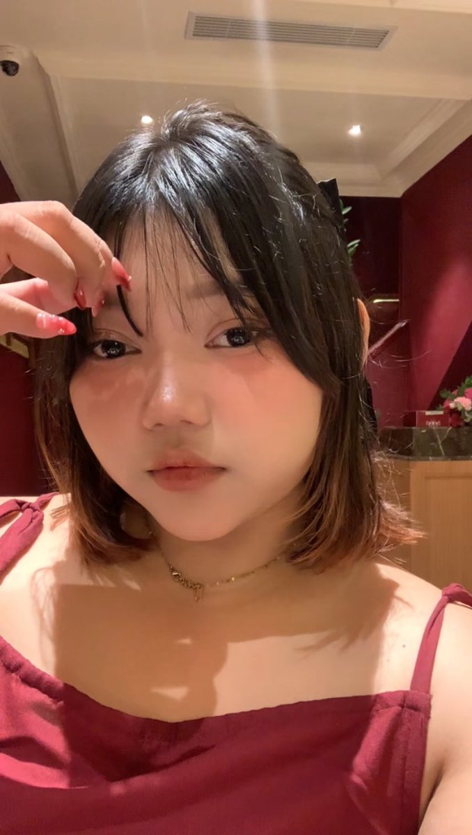 doopamean's tweet photo. another rekomen blush receh! imo ini lebih pigmented dibanding viva.. BAGUS JUGAAA aku pake shade petal :3 https://t.co/BIh1wwqPUI