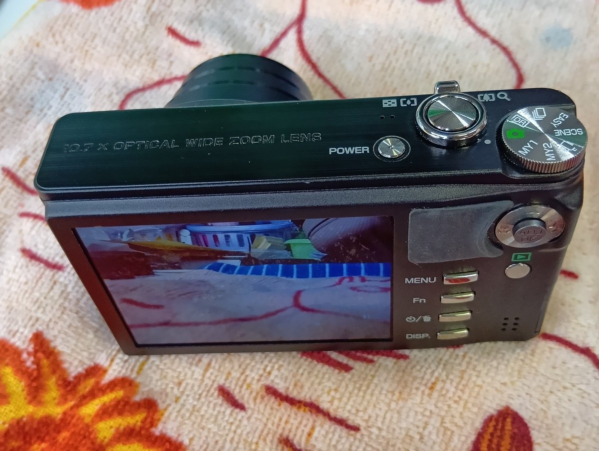 kunoshoten's tweet photo. リコー(RICOH)
cx2入荷
すべてのボタン、ダイヤル、レバー
異常なし。
フラッシュ正常。
社外品充電器、社外品バッテリー付属。
画面のコーティング剥がれあり。
USB端子のフタ不良。
機械物ですので来店時に状態を
ゆっくりご確認ください。
¥4,000
#RICOH
#リコー
#cx2
#鉄道忘れ物
#久野商店 https://t.co/yOrFSCLteY