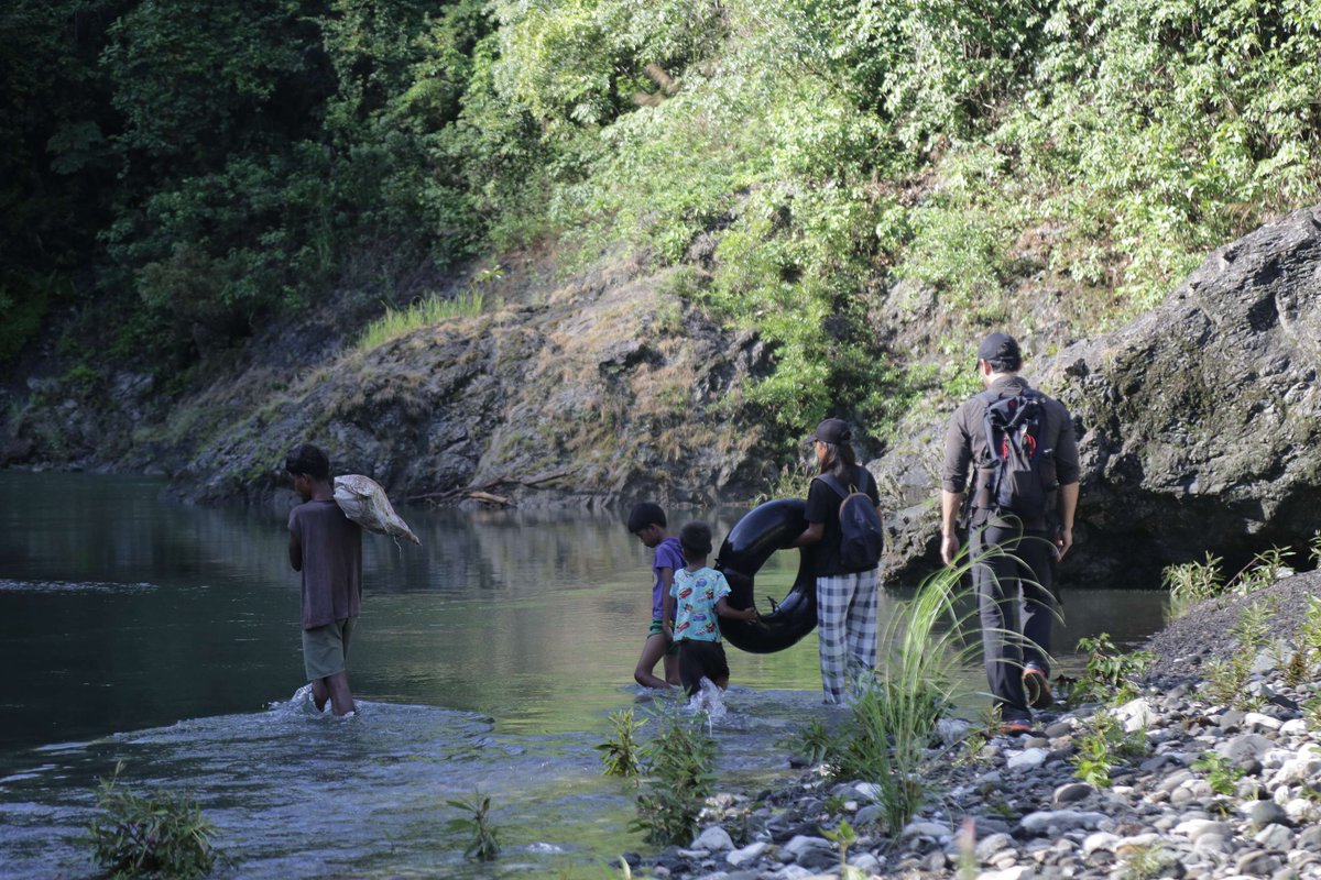 IWitnessGMA's tweet photo. ISANG PINAKABAGONG DOKUMENTARYO ANG HATID NI ATOM ARAULLO!
Abangan ang pinakabagong dokumentaryo ni Atom Araullo sa #IWitness, ang ‘Salbabida,’ ngayong Sabado, 10:15 PM sa GMA Network. https://t.co/nqbWnOZLlc