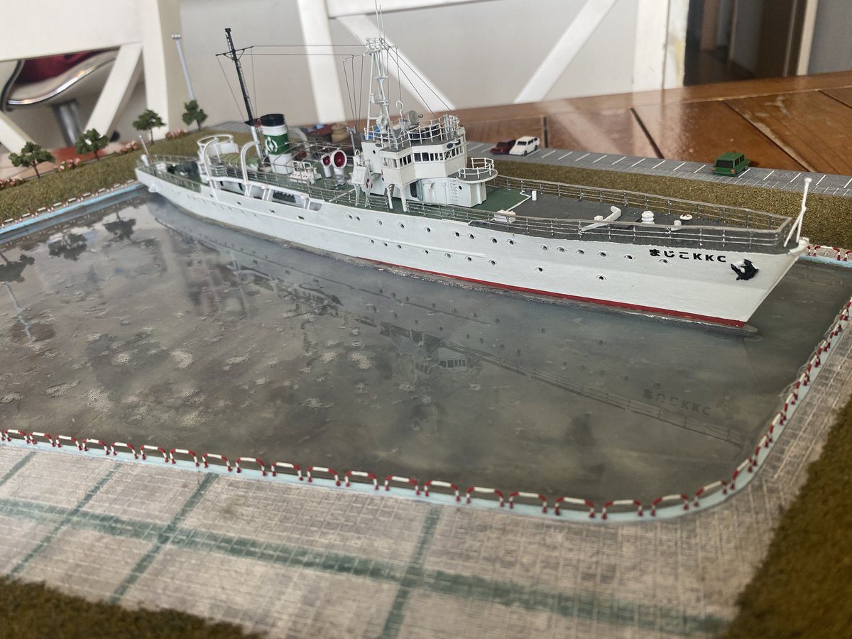 azuken01's tweet photo. 千葉市海洋公民館こじまの1/200ジオラマ、だいたい完成しました。在りし日のこじま丸に思いを馳せようと思います。
#海防艦志賀　#こじま https://t.co/VoSJRml8yq