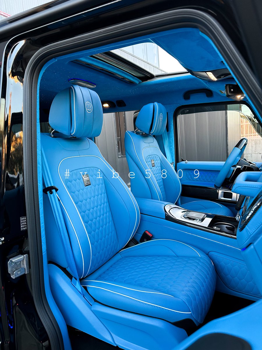 Temuujin5809's tweet photo. Зэээ ахин нэг ийм 2026 оны G63 хав хар салонтой байсныг бүтэн итали үхрийн арьсаар бүрээд гаргалаа эзний сэтгэл ханамж 100% хийсэн бид ч бүтэн угсраад өөрсдөө ихэд баярлав 
Төмөр хүлгийх нь үнэ цэнэ хэд дахин нэмэгдлээдээ 
Үргэлж дэмждэгт баярлалаа рт фав 😁 https://t.co/INrScS48CH