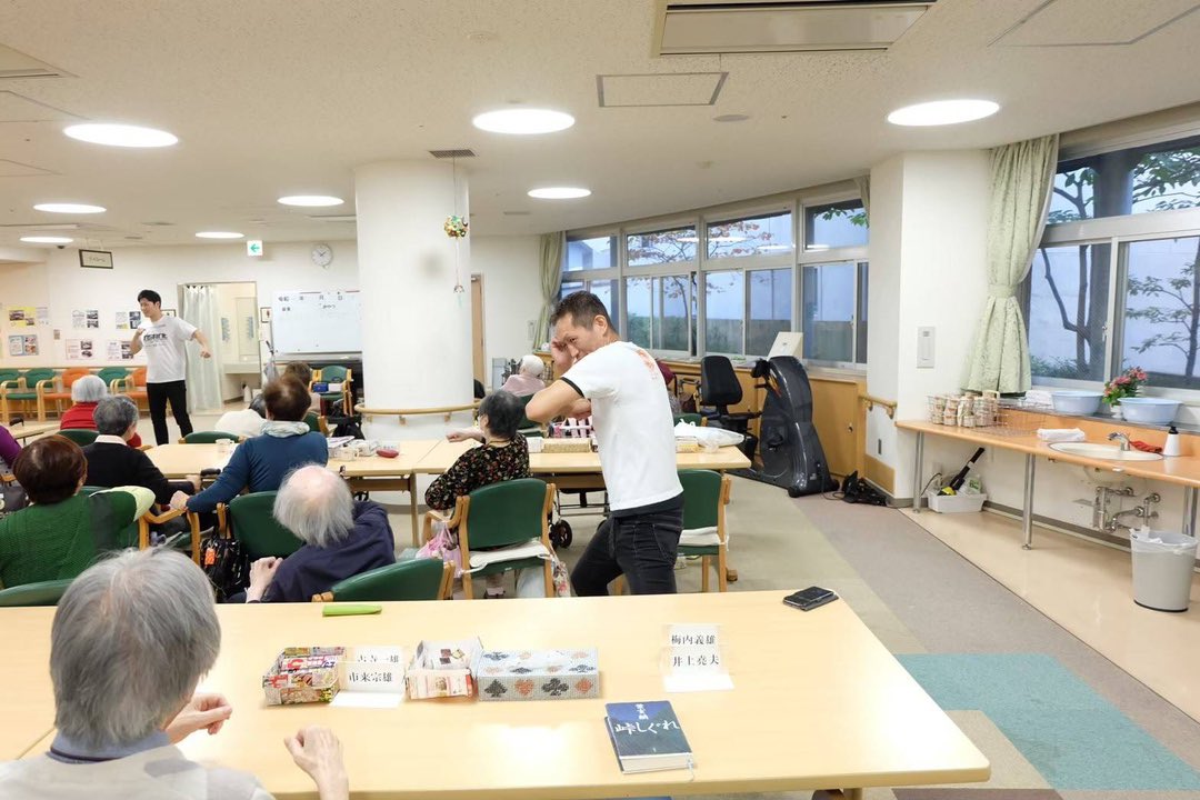 ff_ikebukuro2's tweet photo. インストラクターの塚原です。
ファイトフィット池袋東口店😃

小学生限定クラスも行ってます！
トレーニングで明るく元気に生活して行きましょう！

#キッズ https://t.co/PV0paqzzF2