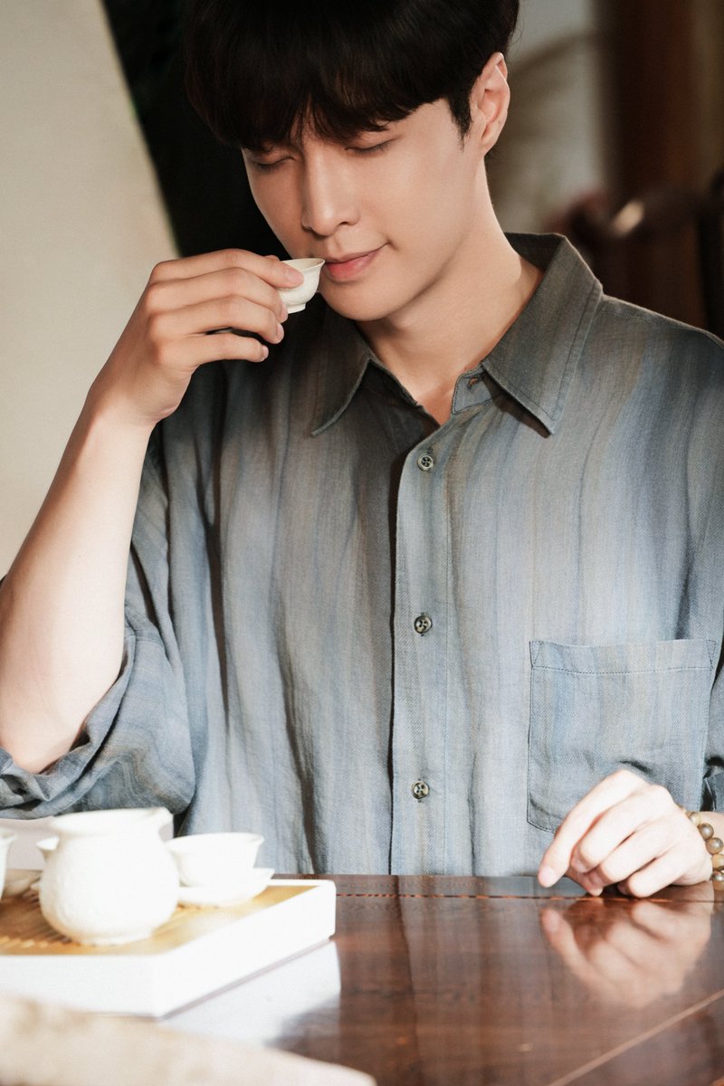 knockknock0408's tweet photo. LAY - 张艺兴工作室 weibo https://t.co/wkIMlLrffr