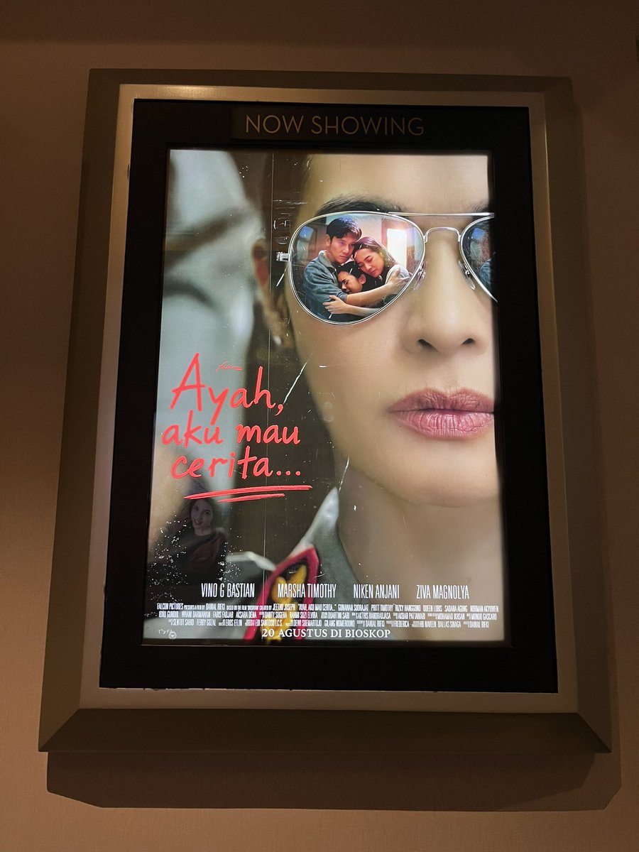 sintyaams's tweet photo. Kak @VinoGBastian__ aku nonton di hari kedua tayang, 2,5 jam alur ceritanya bener plot twist yg josjis banget dan akting kak Vino dan Kak Marsha gak usah di ragukan lagi 
Pokoknya ⭐️ 9/10 yaa kak 💜🔥 https://t.co/YZ4dWtnrx0