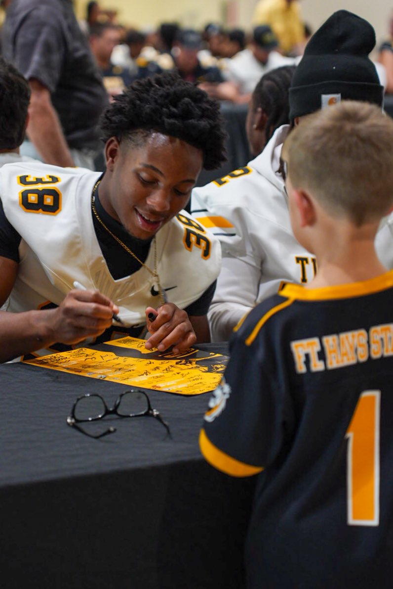 fhsuathletics's tweet photo. Thank you to everyone who came out for the Big Creek Crossing Autograph event this evening! 

#DefendTheFort https://t.co/QHcPjxB1kz