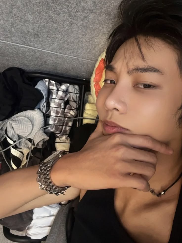 4reummi's tweet photo. heLloe p0e..,,, xngle k poe bha??? puwede b hngin dgitzz mue?? aahh,,, may sh0ta k n pla :((((( eDi mag sAma kau xDDD

#SHOTTIESSelcaDay #SSD #LNGSHOT #RYUL #롱샷 #률 #LNGSHOT4SHO @LNGSHOT4sho https://t.co/xdAsPpBQux