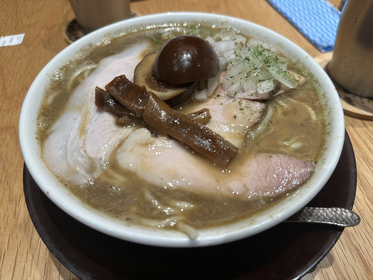 moritty's tweet photo. 誕生日につき朝ラーメン🎂 https://t.co/DoTxKeC1FW