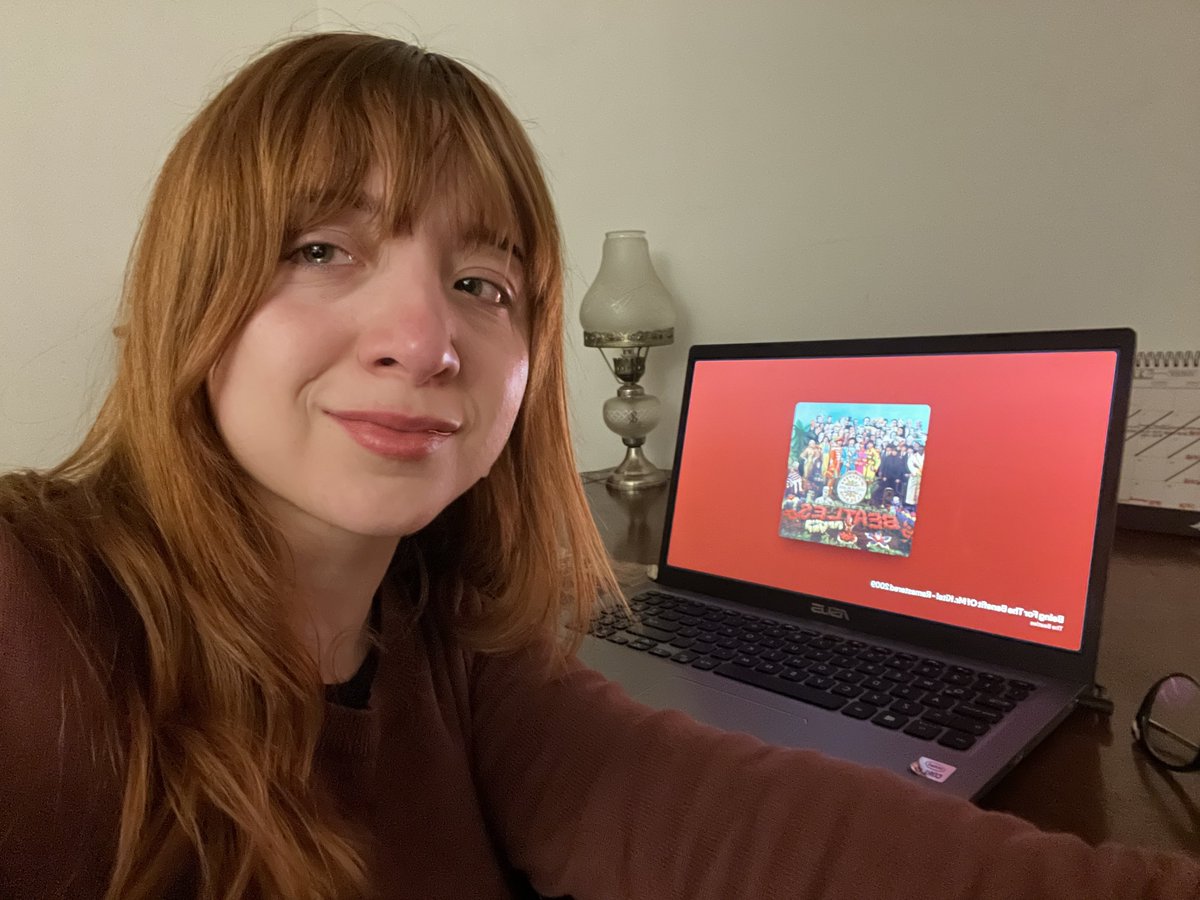 renigongo's tweet photo. OTRA VEZ ESCUCHANDO LA DISCOGRAFÍA COMPLETA DE LOS BEATLES NO VAN A HABER OTROS COMO ELLOS EN CUANTO SE MUERA PAUL ME VOY CON ÈL https://t.co/ozz9LxMPsu