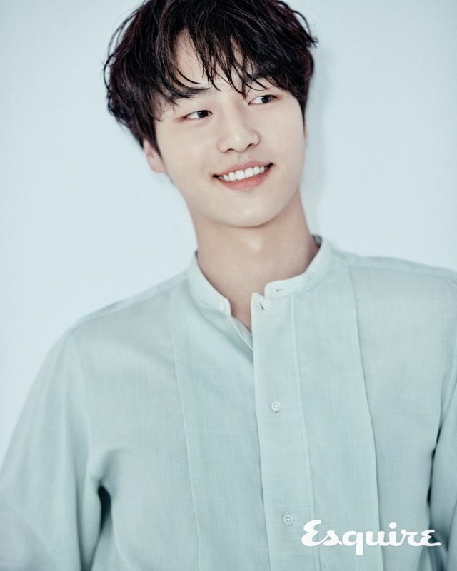 _sing_a_'s tweet photo. 강욱여리 화보도 안주고....🥺 https://t.co/R5oTLnRcII