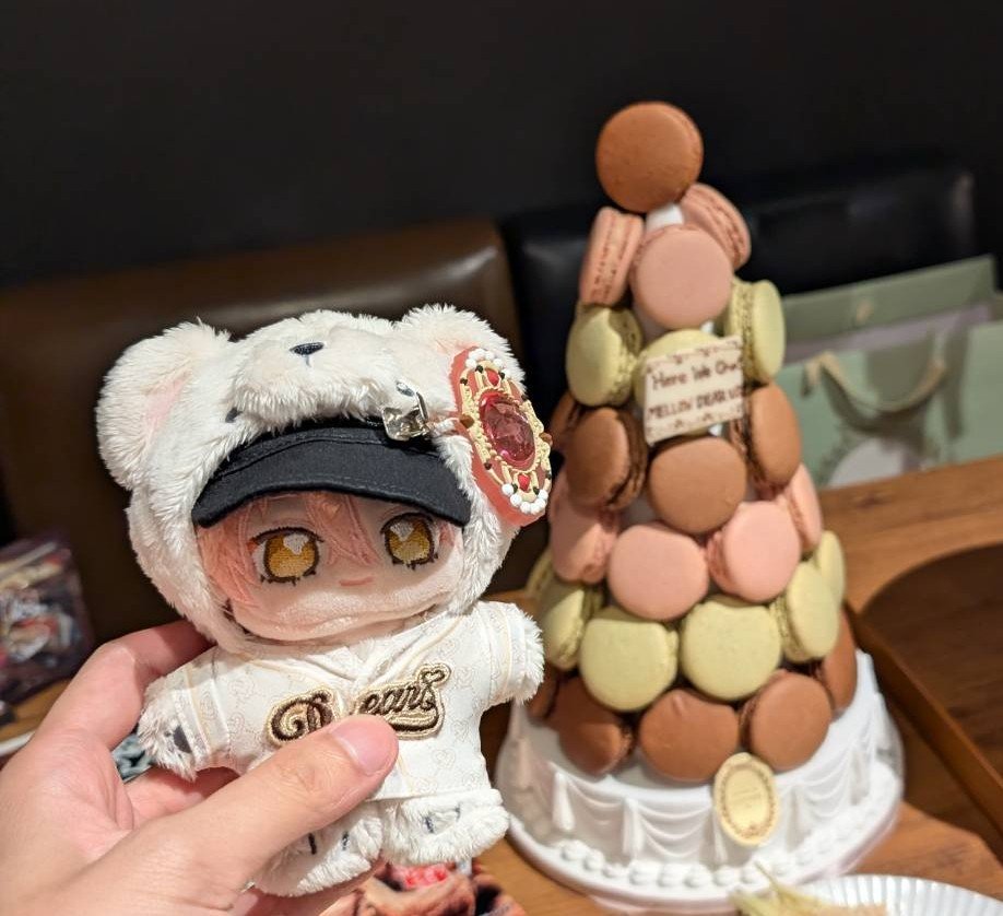 fumito_tsuji's tweet photo. #ナイチュー 打ち上げ編ッ‼️🍫💕︎︎
写真を魅せますッ‼️完ｯ📸😭✨

「パート①…ｶﾓ❓🤓📸✨」と言ってから9日も経ってるよ辻くん…❓🫵🫪　🤓💦ﾋｲｨ~❗

ロ…ロウソクがメンバーカラーだぁッ‼️✨
🍫🎂🕯　🫶🥰💕︎︎ https://t.co/QBAgnokS70