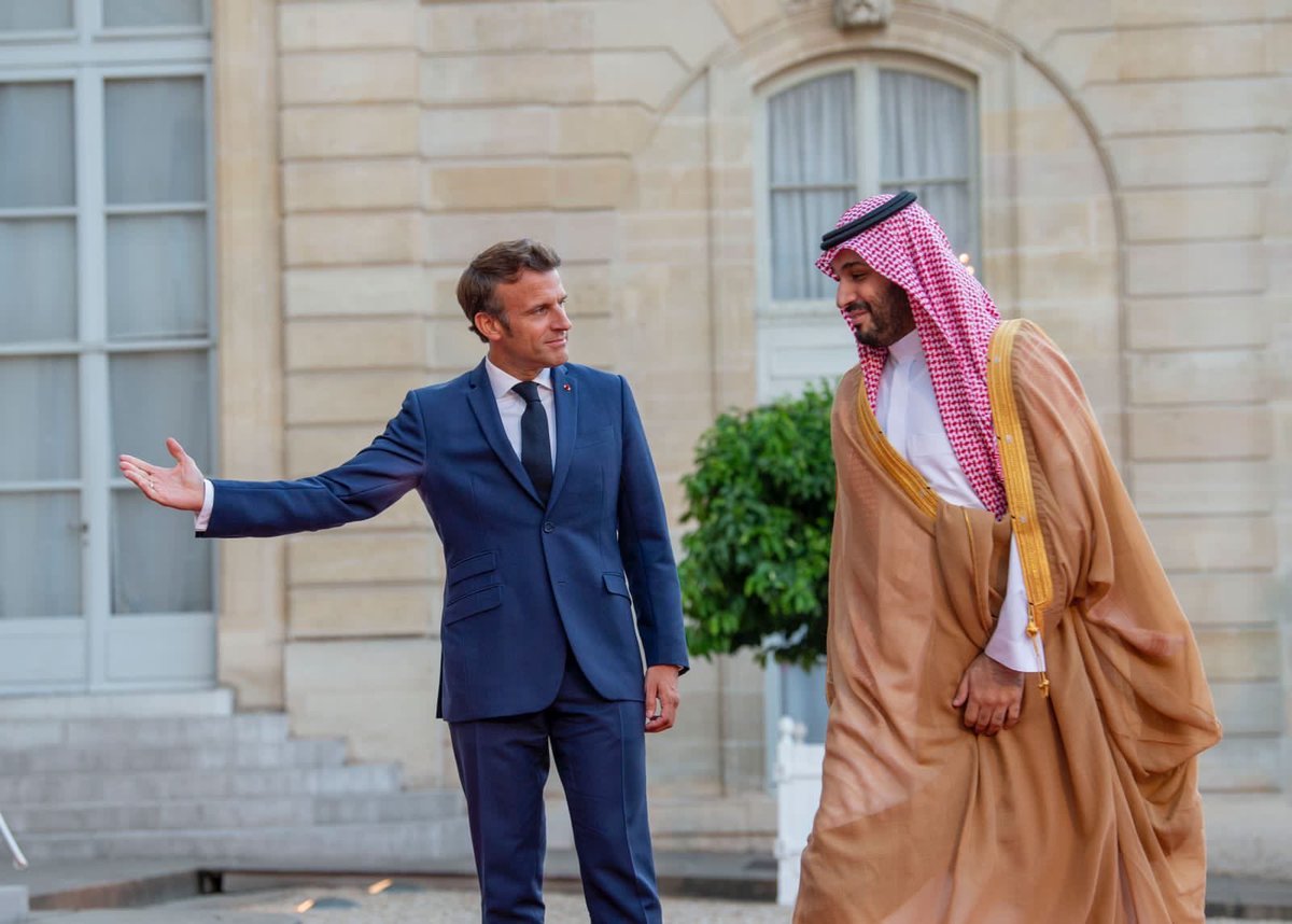 bader2992's tweet photo. #محمد_بن_سلمان‌_في_باريس https://t.co/qIscHPa5nc