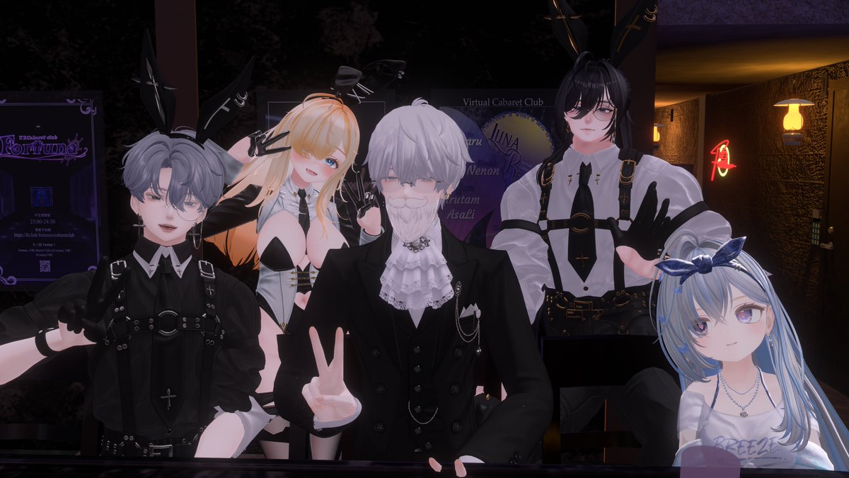 Aryutashu's tweet photo. #VRC_BARフリーデン
ハイボール片手にフリーデンへいってきた！
バニーの日ということでバニー服のバーテンダーさんがみれて幸せでした
いろんな話を気兼ねなく話せるフリーデン最高に楽しい！ https://t.co/TWr4lUcmXj