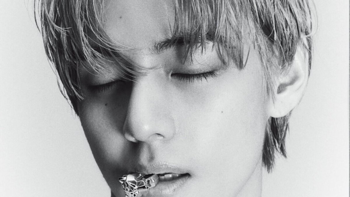 alexapolezhaeva's tweet photo. V FOR W KOREA 
#V #TAEHYUNG 
#KimTaehyung #THV
#VxCartier 

""I asked about V's recent whereabouts, and he began by saying, "I am happy because I am having fun days these days." 
#V  #뷔 #BTS #bts #Cartier #wkorea "

2023.08.22 

https://t.co/Fww6VVrcKY https://t.co/97jnshnvce