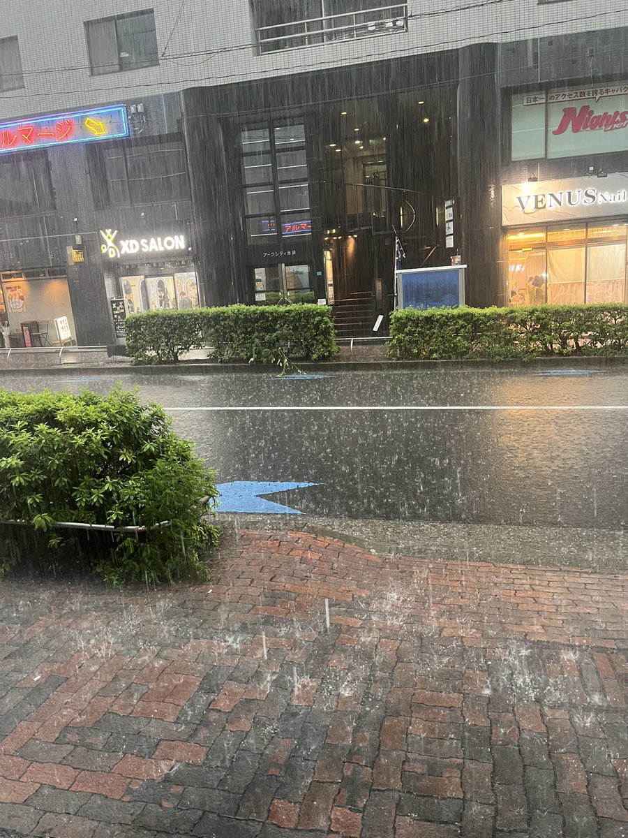aosa114's tweet photo. 今日は池袋アダム！！！
スタジオ終わりにありえんほどの雨で濡れることを覚悟して移動中 https://t.co/YC5x0jUmkD