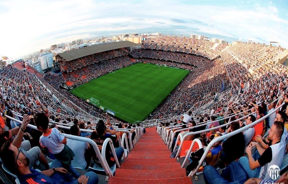 carlosVcf77's tweet photo. Este año es la despedida de Mestalla. 🏟️🦇Tiene que ser especial 🧡 #Mestalla https://t.co/5Z5ahqQuGr