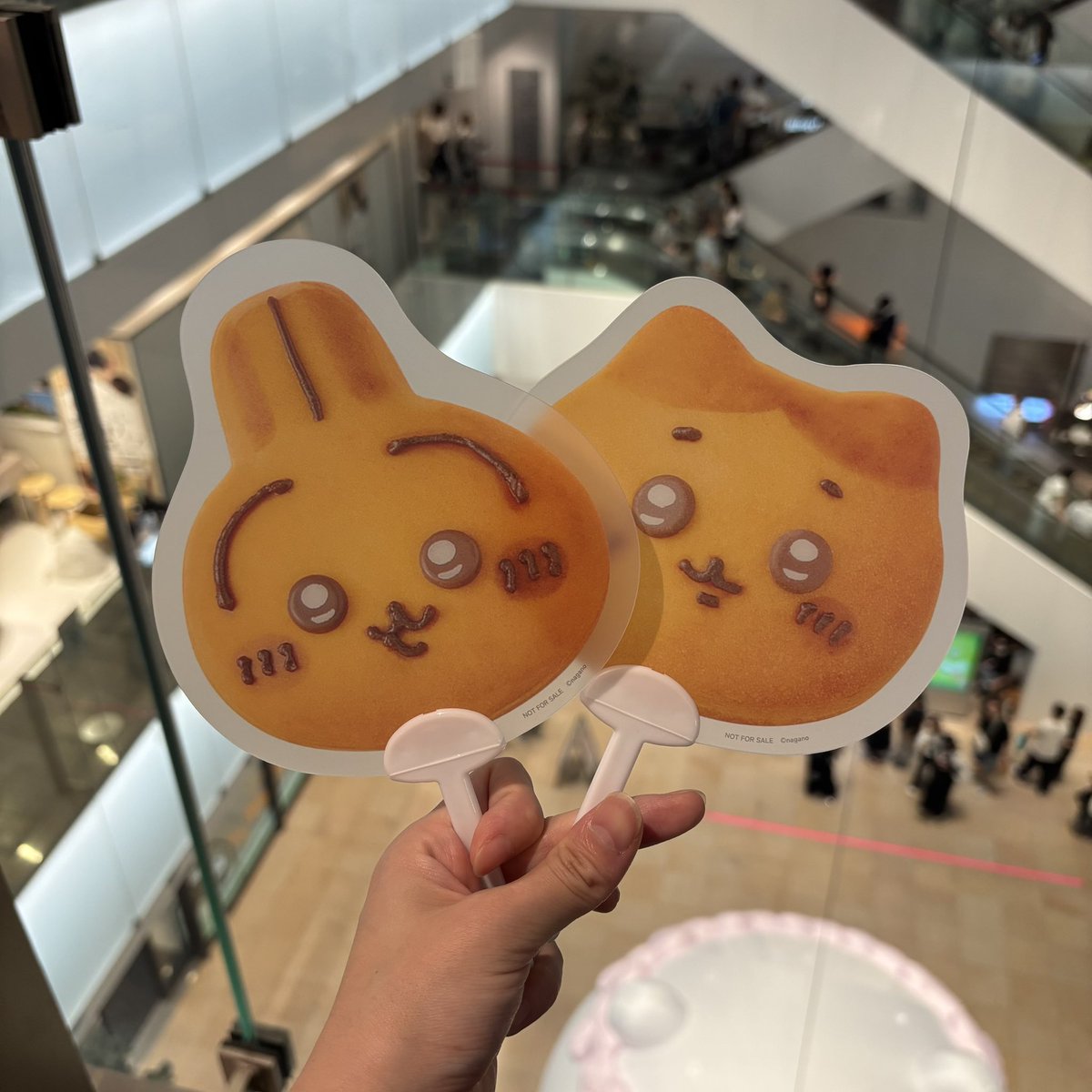 menma_01a's tweet photo. ちいかわベーカリー　うちわ　交換

求　ちいかわ
譲　ハチワレ　うさぎ

梅田手渡し可能
検索からでもよろしくお���いします🙇 https://t.co/MjXoIuwJsL