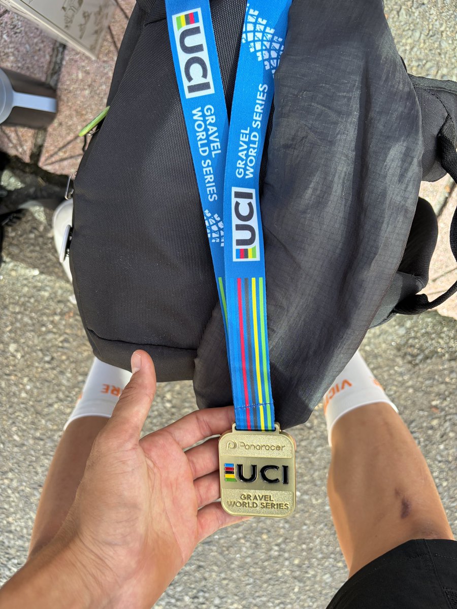 koki88koki's tweet photo. HYSK GRAVEL CLASSIC YAKURAI 
2位でした！🥈
ぴかぴかUCIメダルもらえて嬉しい✌️
初グラベル楽しかったー！🚴‍♂️💨
@gcyakurai 
#panaracer https://t.co/OO9aZ8toHW