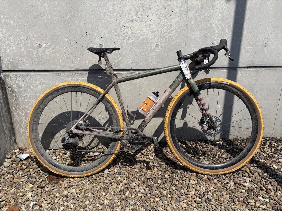 koki88koki's tweet photo. HYSK GRAVEL CLASSIC YAKURAI 
2位でした！🥈
ぴかぴかUCIメダルもらえて嬉しい✌️
初グラベル楽しかったー！🚴‍♂️💨
@gcyakurai 
#panaracer https://t.co/OO9aZ8toHW