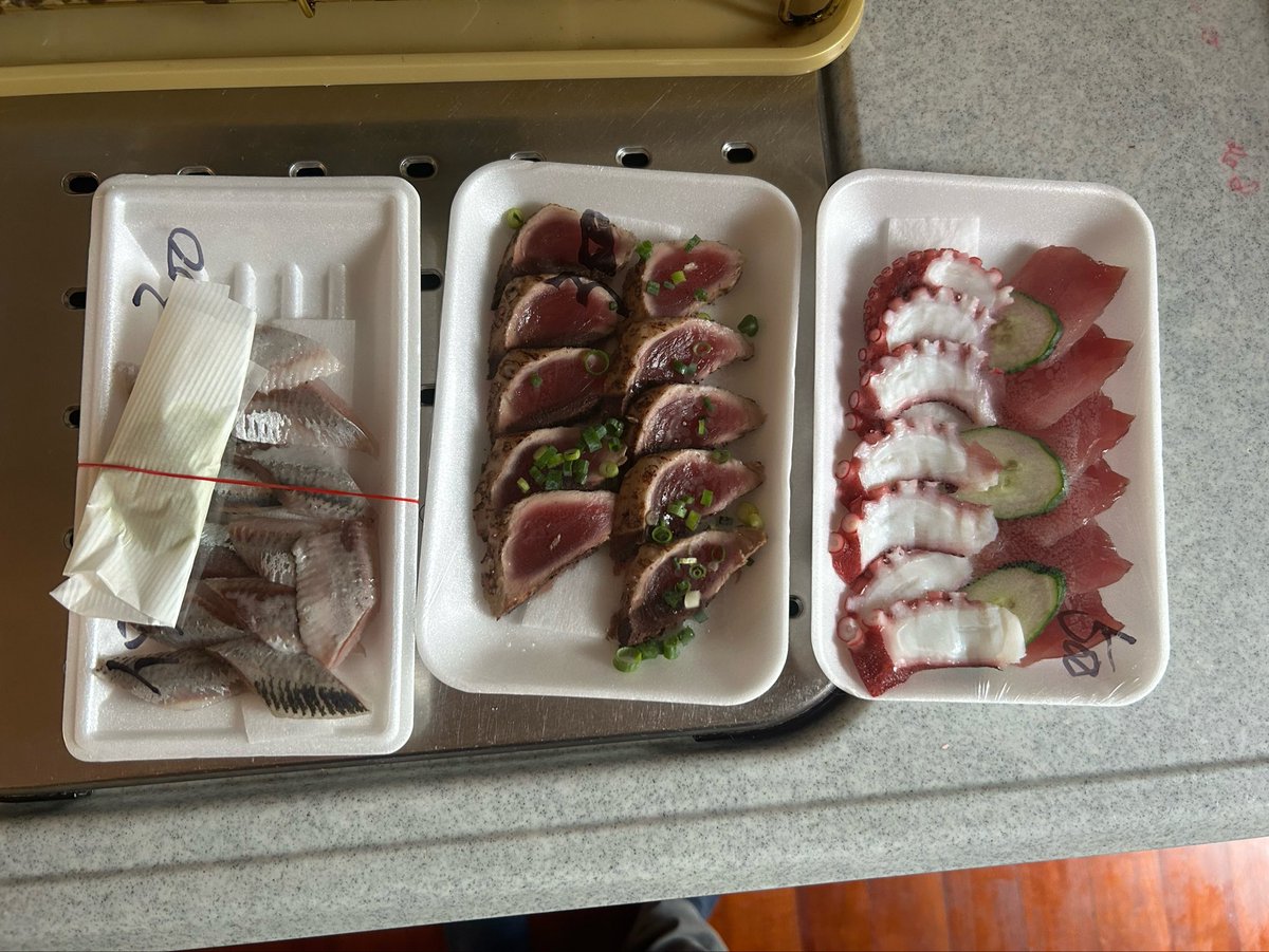 yagiii_02's tweet photo. 久しぶりにお刺���屋さんパトロールした。
鰯ゲットーーー！ https://t.co/6FY8TCGR7L