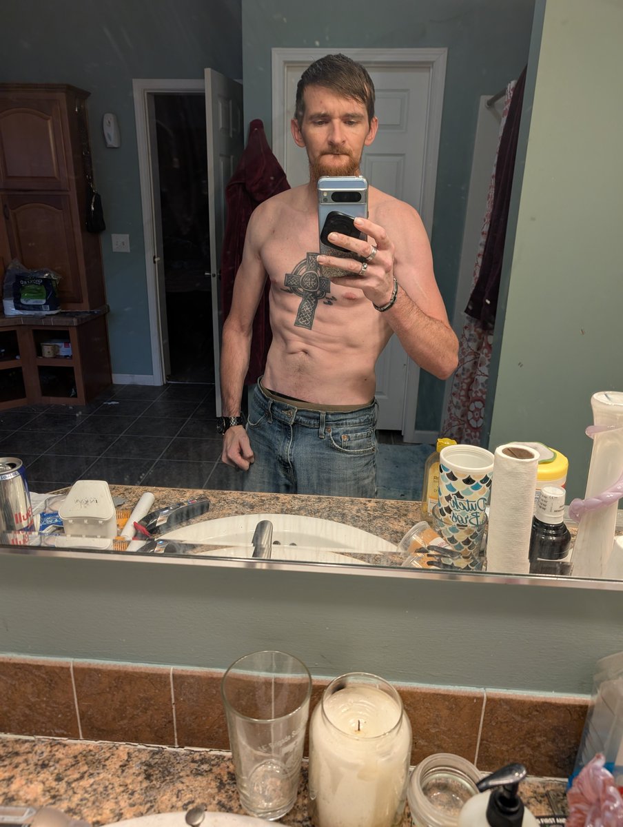 jeffgill628781's tweet photo. 41 doesn't look so bad on me https://t.co/XvCRQsuUTU