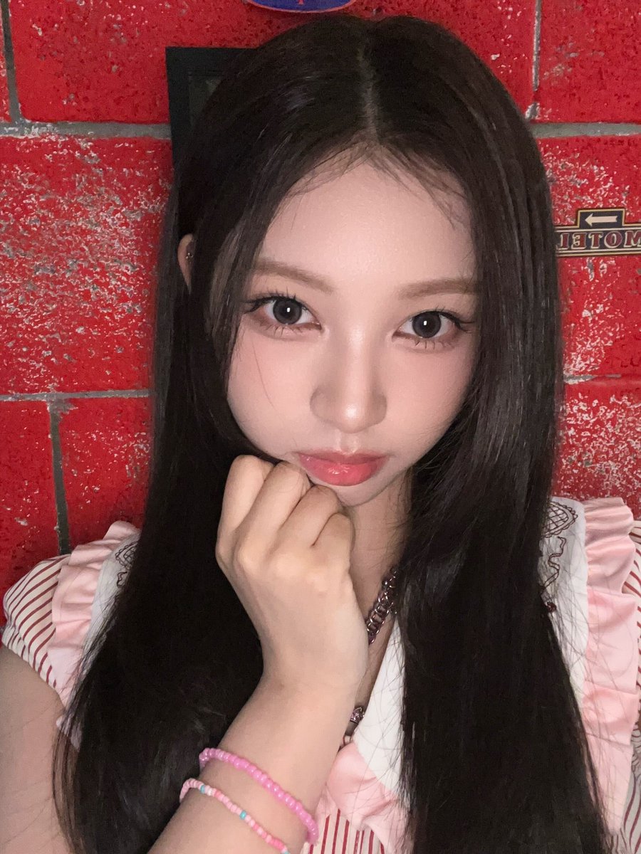 2chi90's tweet photo. 공듀님 행차하신댄다,,
이뿌니력 200%💓 https://t.co/YO2ORDYyaM