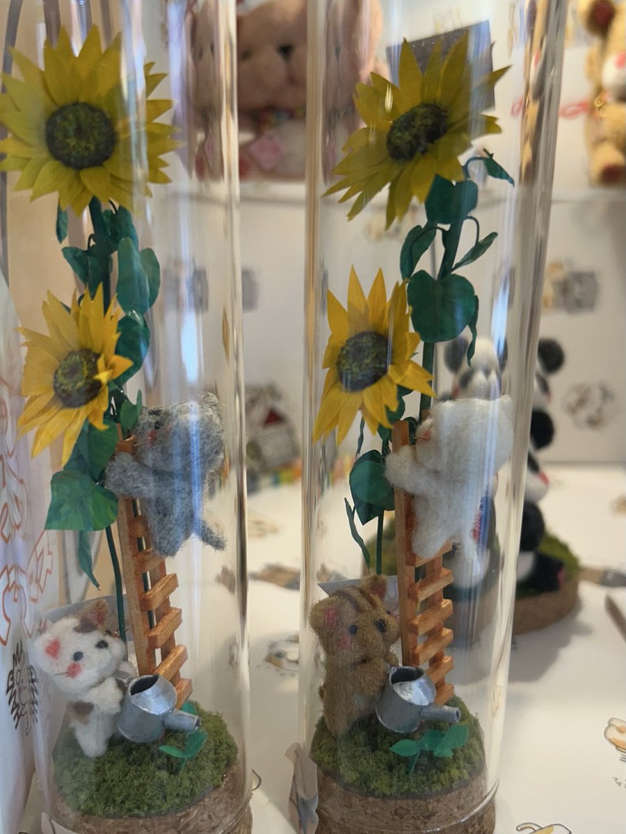 tokiwaparl43438's tweet photo. 新作入荷のお知らせです
縦長ガラスドームの中にひまわりとにゃこちゃんが2体入ってます♡
ひまわり🌻が季節感あっていいね‼️
全部ハンドメイドのecoさんならではの作品です
お部屋に飾ってニヤニヤと楽しんでね♡
#Boxgallery #ハンドメイド #お土産 #プレゼント #高松の雑貨屋さん https://t.co/9vCjvcTvfy