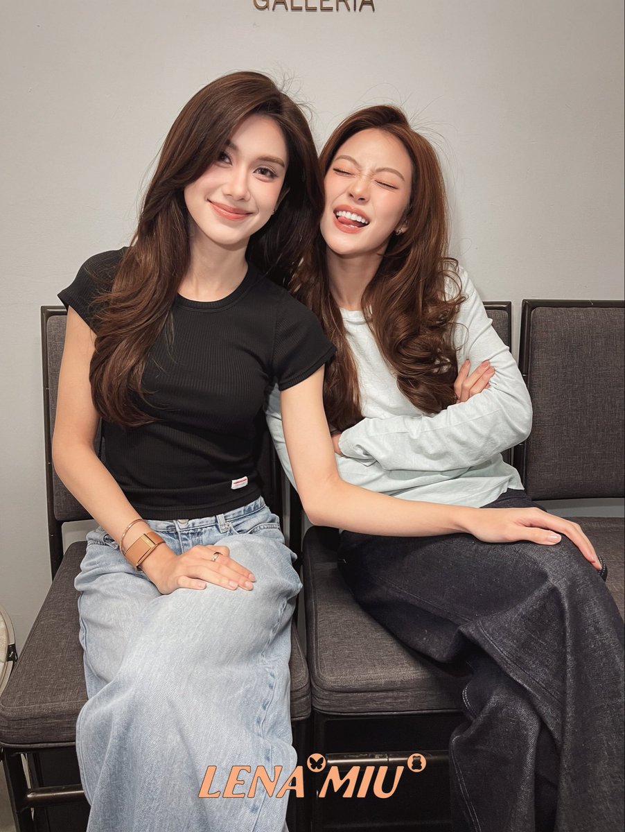 LenaMiu_CH3's tweet photo. กางอาณาเขต 🤭

LENAMIU HELLO SINGAPORE
#LenaMiu1stFMinSingapore
#LenaMiu #ลีน่าหมิว https://t.co/K1DAIfcOae