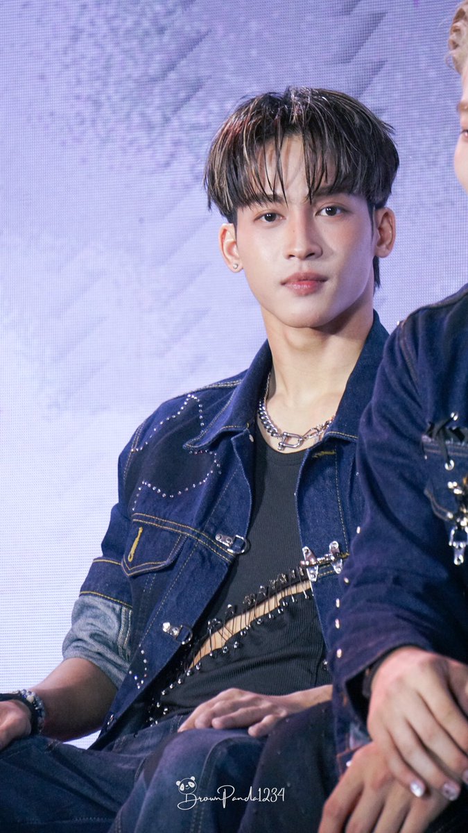 BrownPanda___'s tweet photo. คือออ หล่อออออ
#SuperThai 
#Superniversary1stYear https://t.co/MXZVSNDbGq