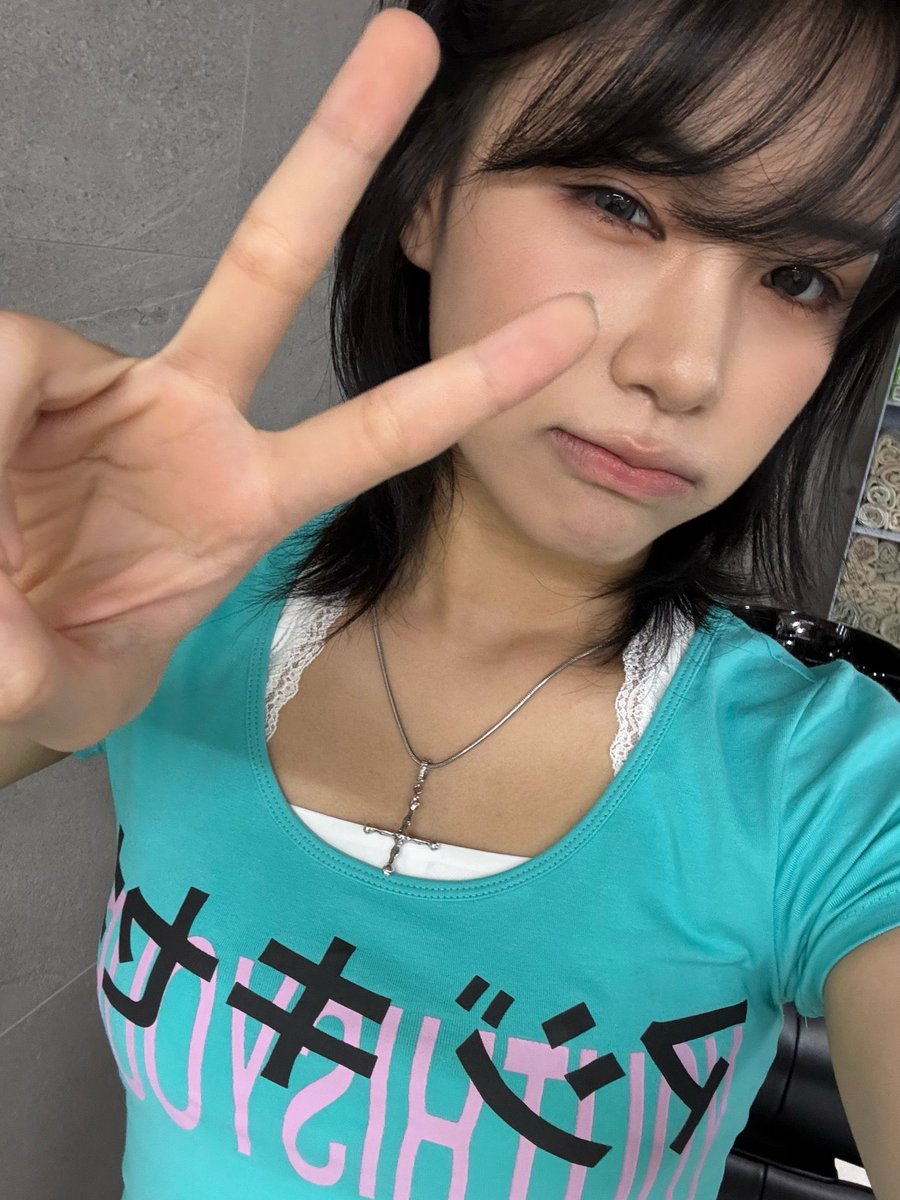 Doeiun's tweet photo. This summer’s unofficial color of the season? Teal 🩵 https://t.co/D8BuHkcRaz