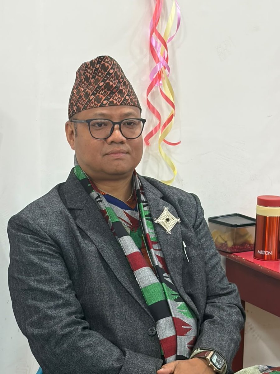 micro_dev12's tweet photo. हम भारतीय हैं और भारत के #Northeast राज्यों, सिक्किम, पश्चिम बंगाल के पहाड़ी और समतल इलाकों में रहते हैं! उत्तराखंड और बाकी राज्यों में रहते हैं। हमारी मातृभाषा #नेपाली है जिसे ३६ सालों के संघर्ष के बाद २० अगस्त १९९२ में भारतीय संविधान के अष्टम अनुसूची में मान्यता मिली। https://t.co/hcTLwyoIsq